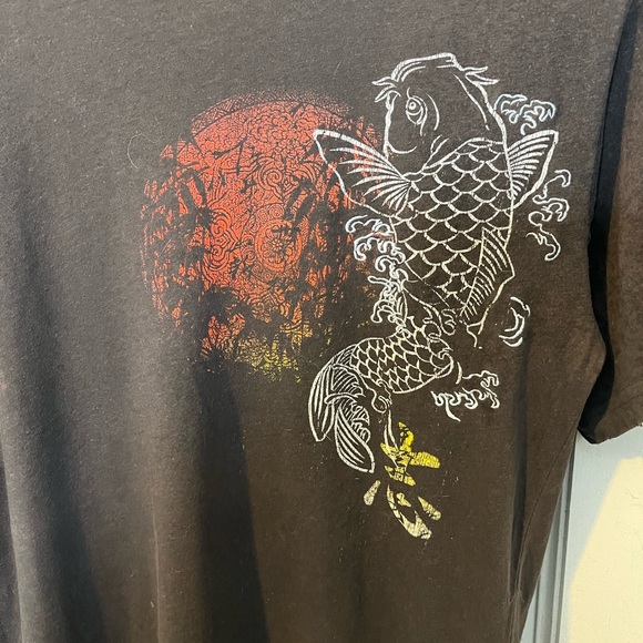 Men’s Small Grey Crewneck Shortsleeved Tshirt w Koi Sun Graphic Image Preloved - Picture 2 of 5